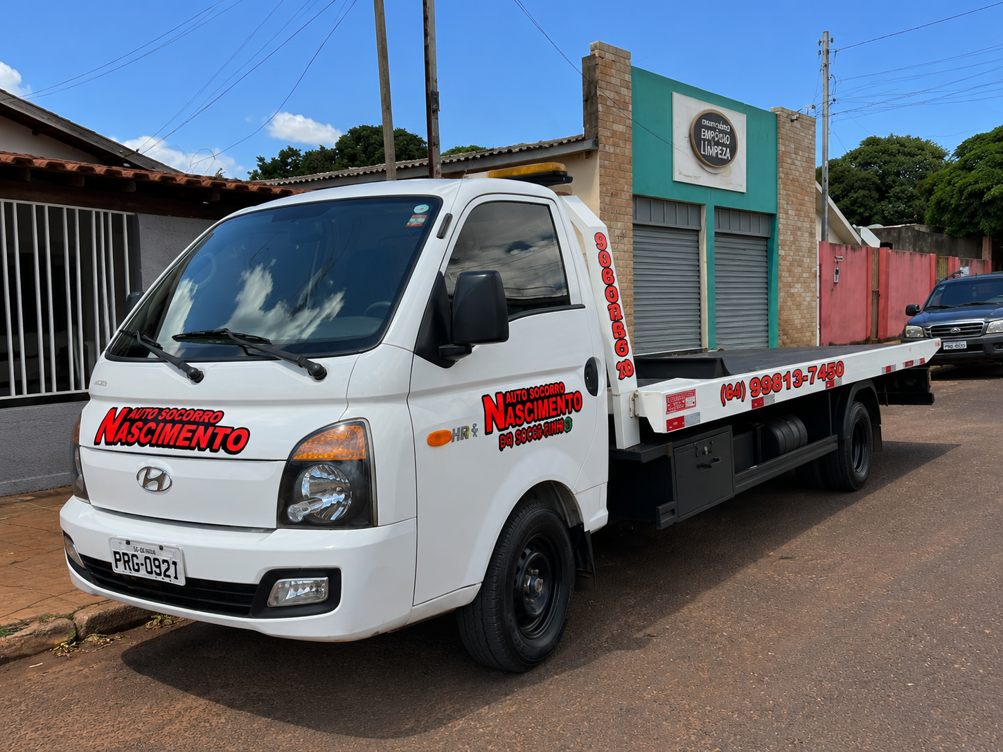 Caminhão guincho Hyundai Auto Socorro Nascimento estacionado em Rio Verde